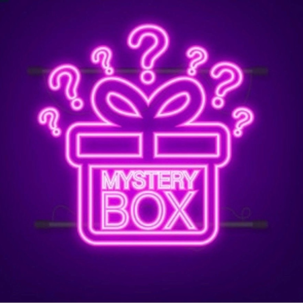 - 1 $100 5lb Woman OFFICE WEAR CLOTHING Mystery  BOX - Picture 14 of 15
